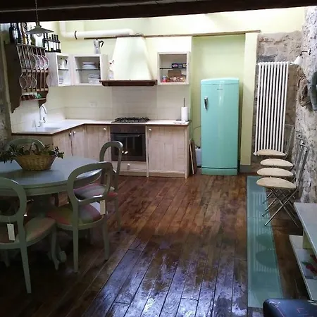 Apartamento Caste Holiday House *