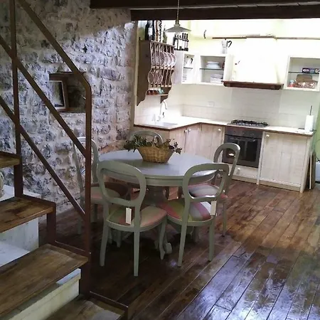 Caste Holiday House *